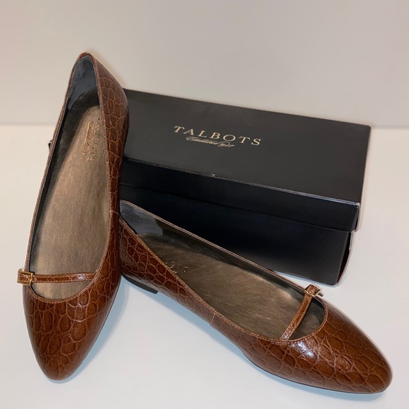 Talbots Neutral Flats - Picture 1 of 5